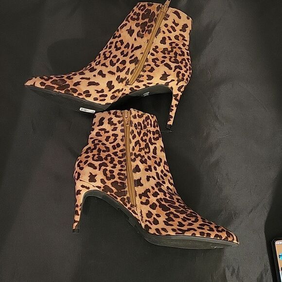 BRAND NEW EXPRESS LEOPARD PRINT SUEDE POINTED TOE WOMEN"S BOOT - Picture 6 of 16